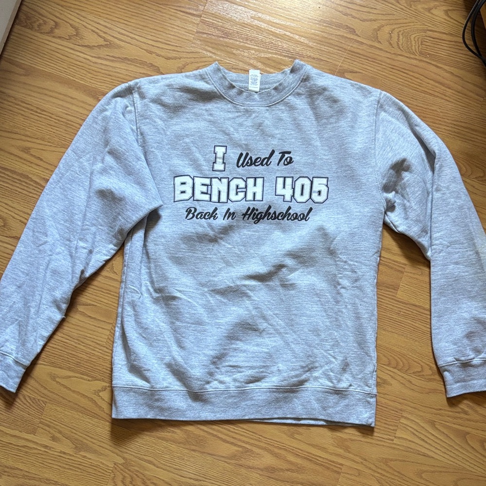 Gray 'Bench 405' Graphic Crewneck Sweatshirt